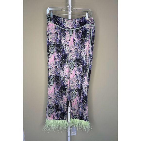 Le Superbe NWT Minted Feather Trim Pants in Purple Snakeskin Size 8 - Picture 2 of 7